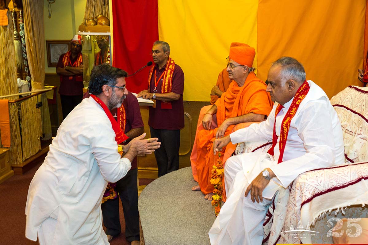 ©1987-2017 SKS Swaminarayan Temple East London